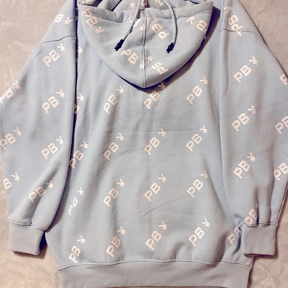 PlayboyXMissguided Blue Repeat Print Hoodie Dress - Picture 3 of 4